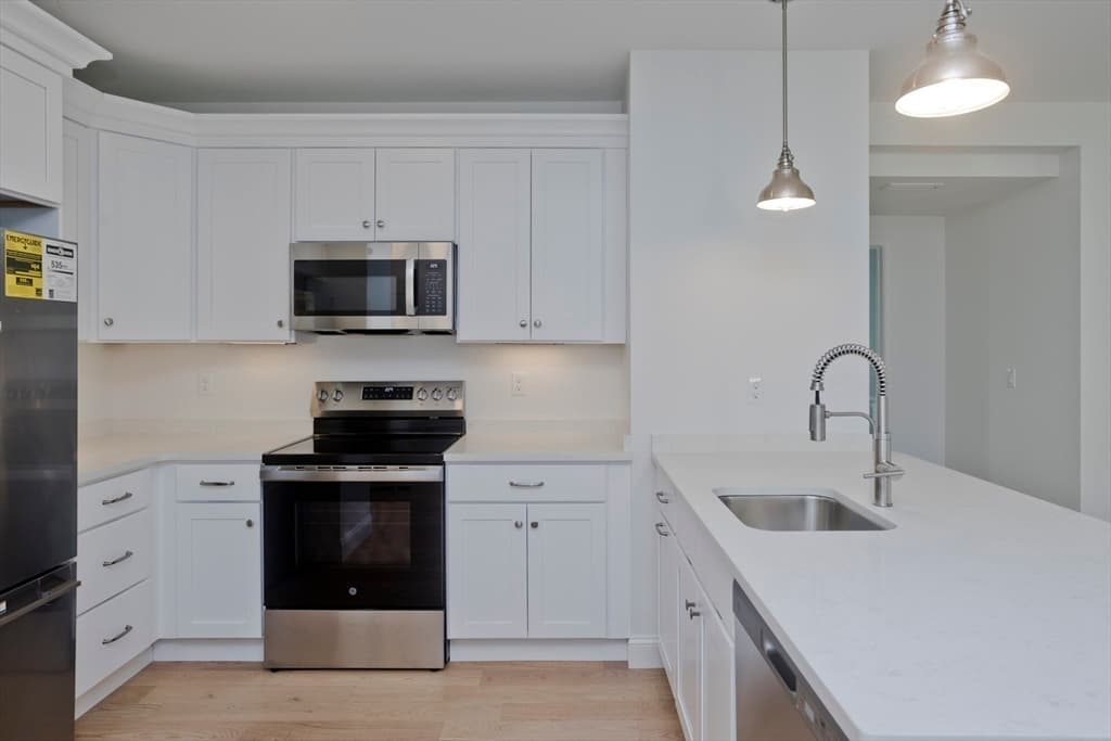 3 Family - 3 Units Up/Down at 107 Williams St, Northampton MA 01060, Northampton, photo 11 of 18