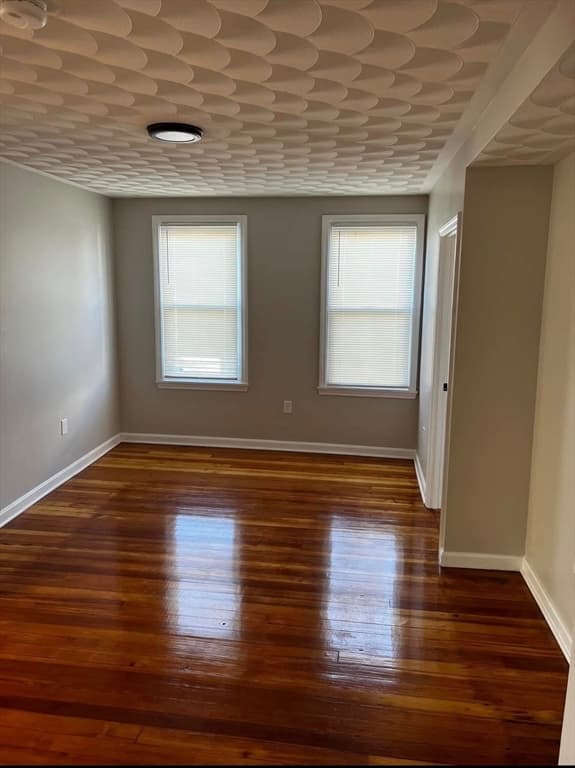 70 Jencks St, Fall River MA 02723