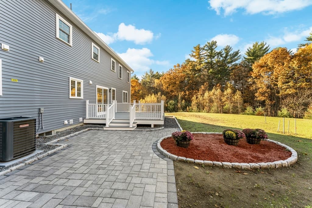 Single Family Residence at 22 Townsend Rd, Shirley MA 01464, photo 10 of 42