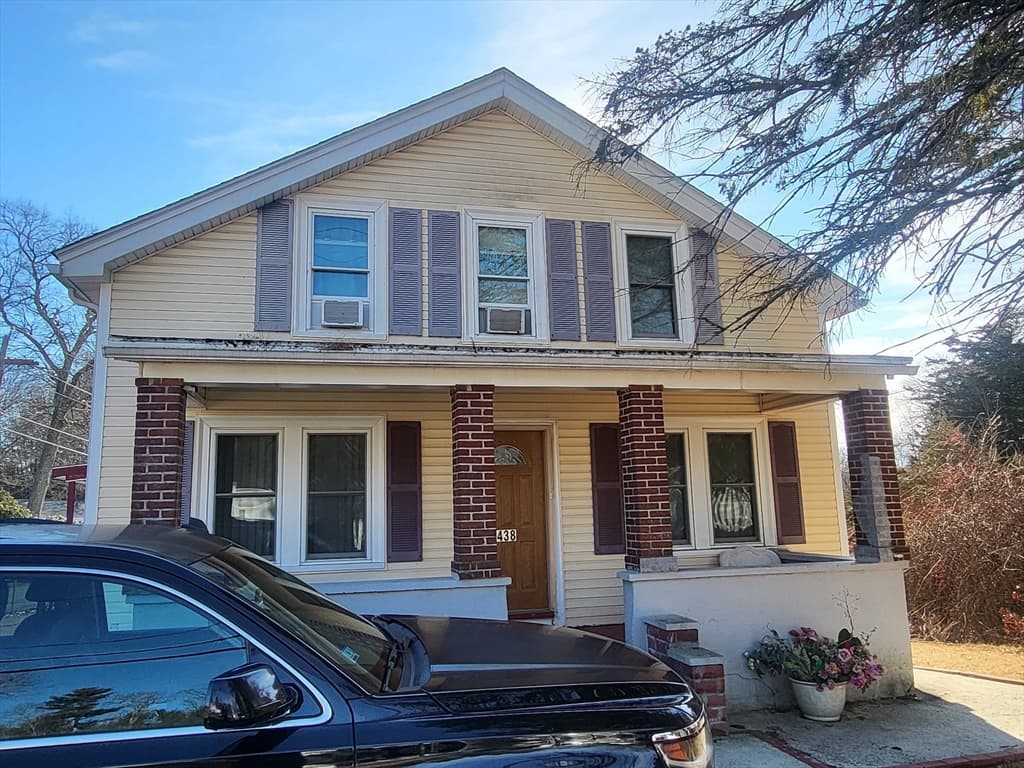 438 School St, Stoughton MA 02072