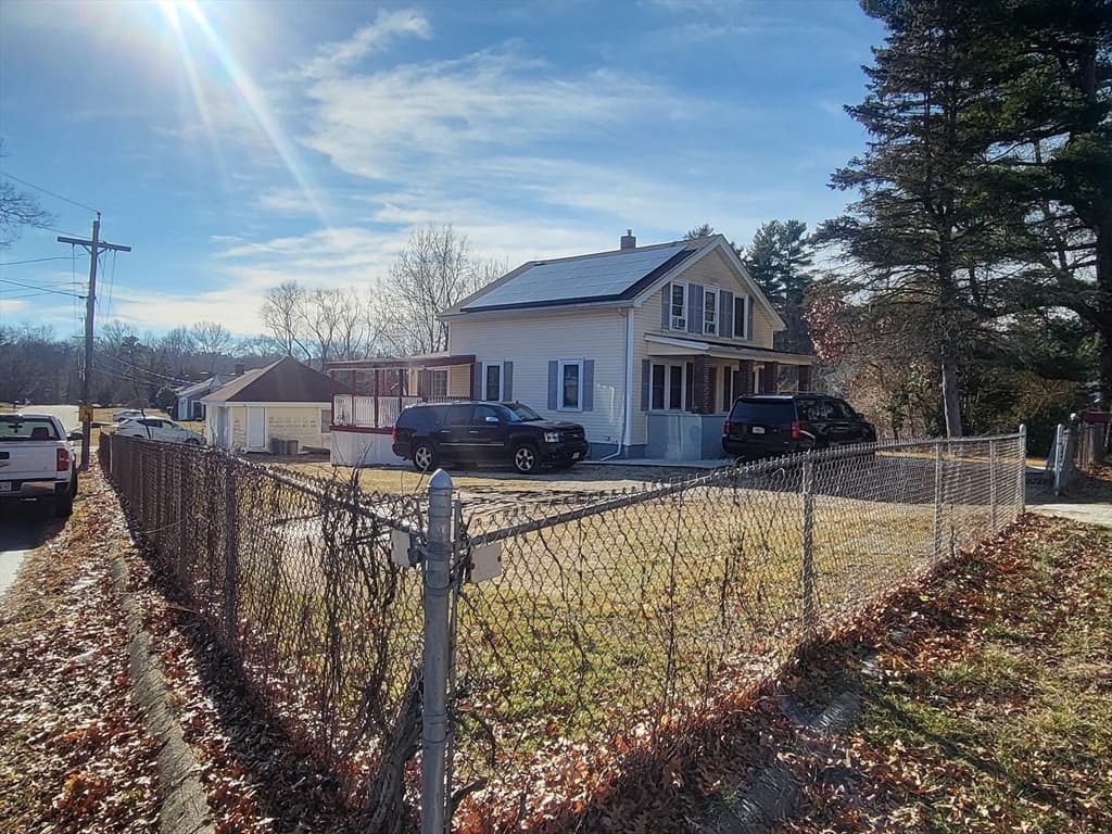 Single Family Residence at 438 School St, Stoughton MA 02072, photo 4 of 29
