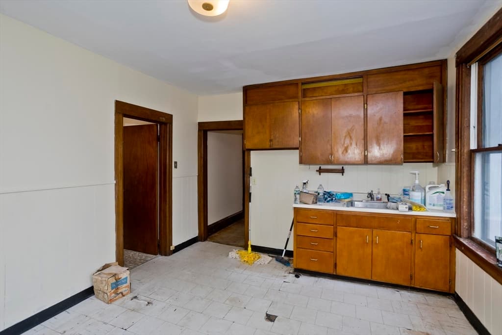 2 Family - 2 Units Up/Down at 22-24 Woodbine Ave, Northampton MA 01060, Northampton, photo 9 of 42