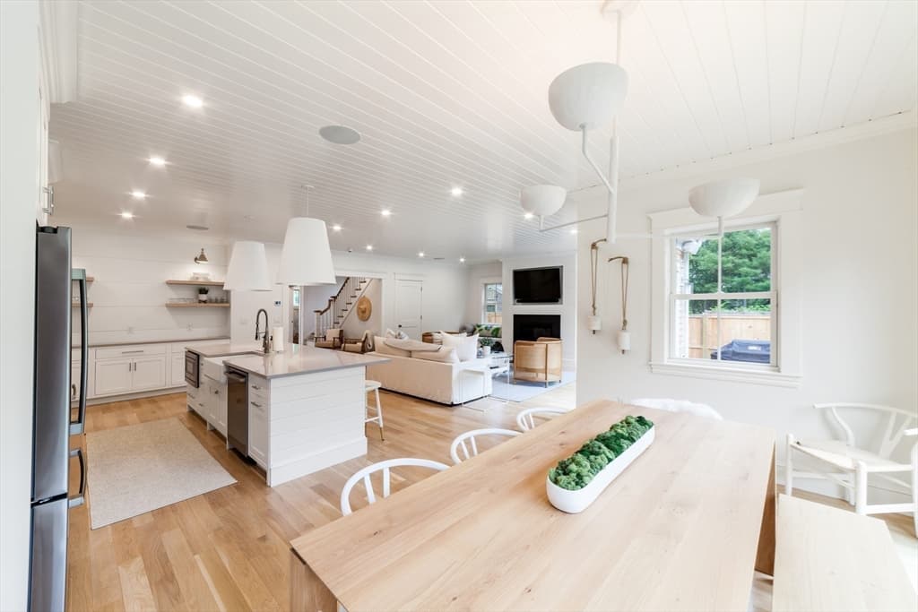 Single Family Residence at 38 Pinehurst Road, Edgartown MA 02539, Edgartown, photo 13 of 39