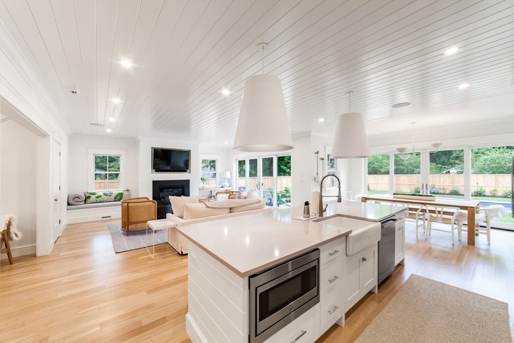 Single Family Residence at 38 Pinehurst Road, Edgartown MA 02539, Edgartown, photo 7 of 39