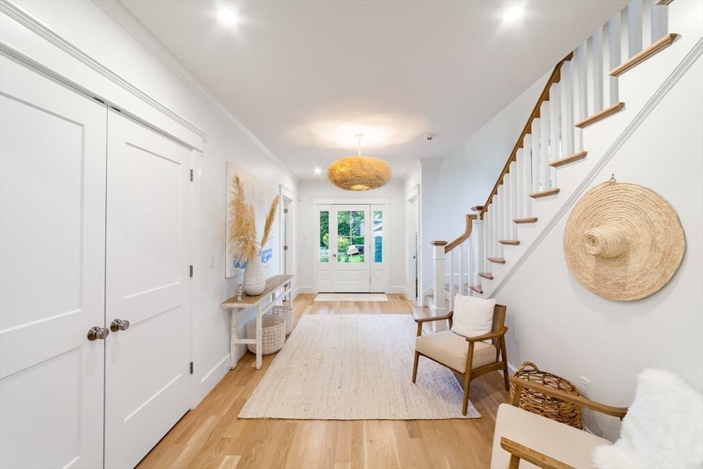 Single Family Residence at 38 Pinehurst Road, Edgartown MA 02539, Edgartown, photo 4 of 39