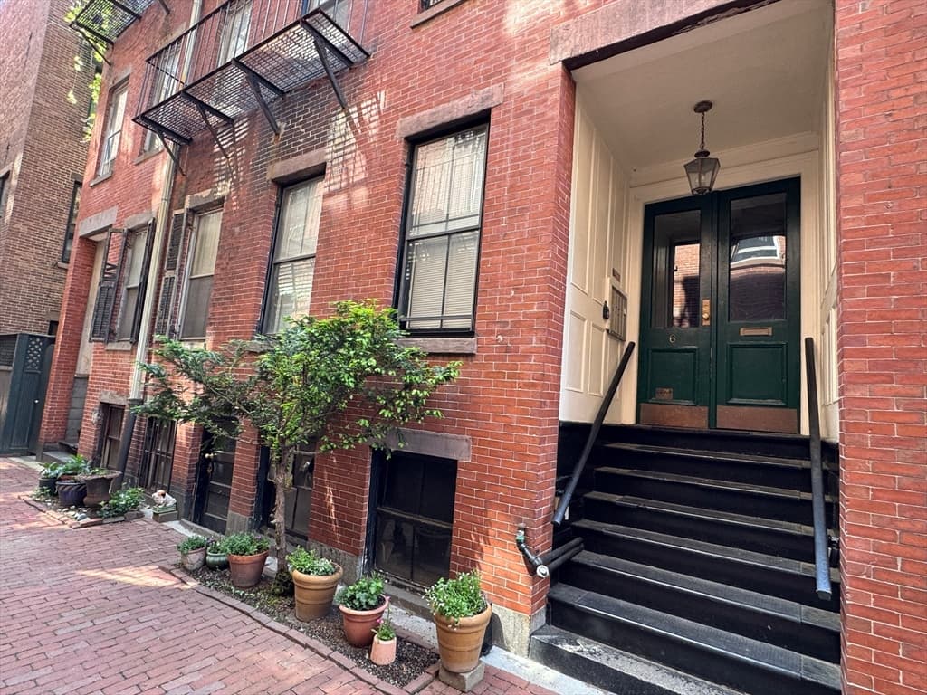 6 Goodwin Place # B, Boston MA 02114