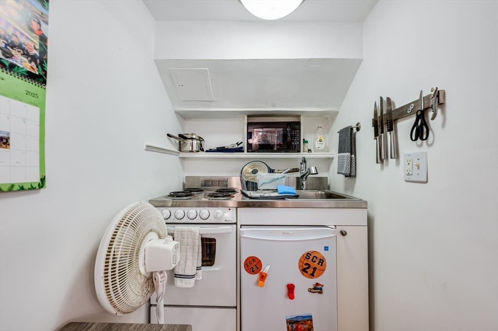 Condominium at 6 Goodwin Place # B, Boston MA 02114, photo 10 of 18