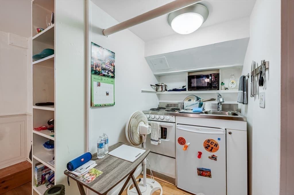 Condominium at 6 Goodwin Place # B, Boston MA 02114, photo 8 of 18