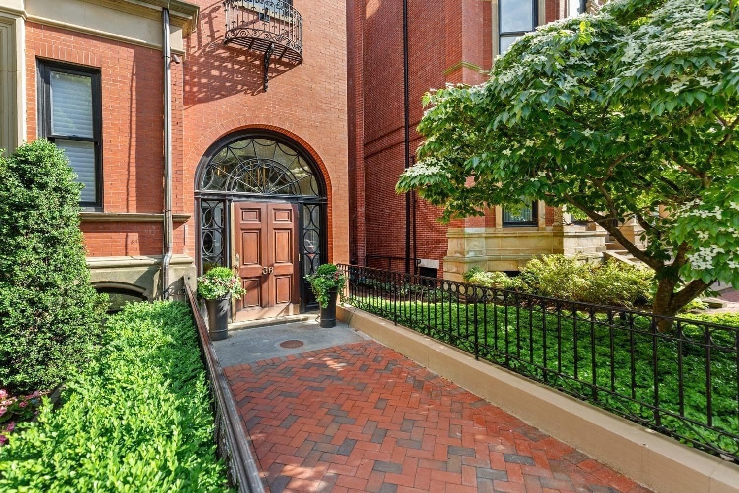 Condominium at 36 Commonwealth Avenue PH, Boston MA 02116, photo 29 of 32