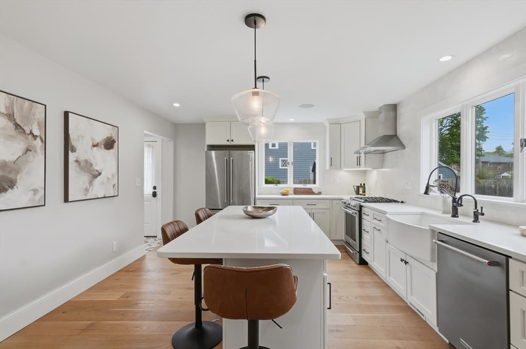 6 Everett Street, Stoneham MA 02180