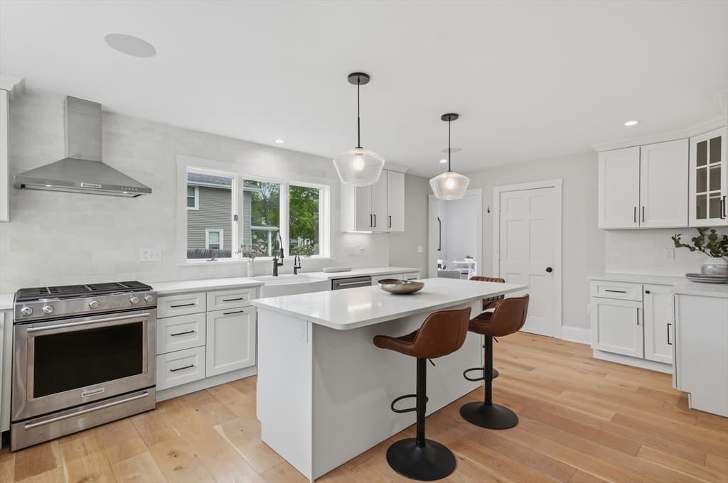 6 Everett Street, Stoneham MA 02180 photo 5