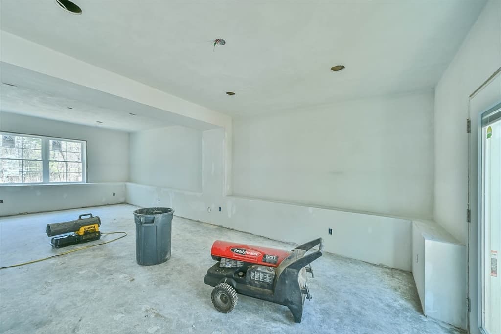 Single Family Residence at 86 Ramshorn Road, Charlton MA 01507, photo 27 of 33