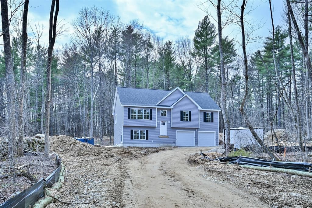 Single Family Residence at 86 Ramshorn Road, Charlton MA 01507, photo 2 of 33