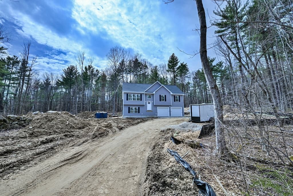 Single Family Residence at 86 Ramshorn Road, Charlton MA 01507, photo 6 of 33
