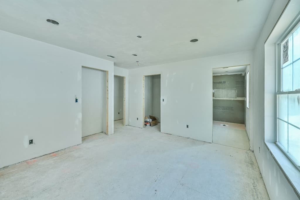 Single Family Residence at 86 Ramshorn Road, Charlton MA 01507, photo 16 of 33