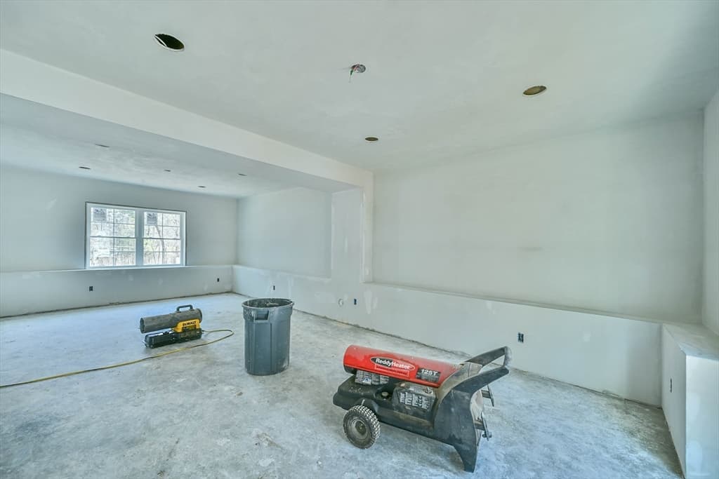 Single Family Residence at 86 Ramshorn Road, Charlton MA 01507, photo 26 of 33