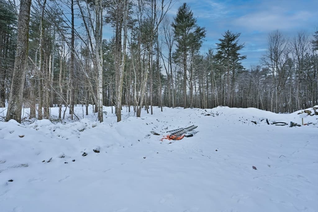 Single Family Residence at 86 Ramshorn Road, Charlton MA 01507, photo 7 of 33