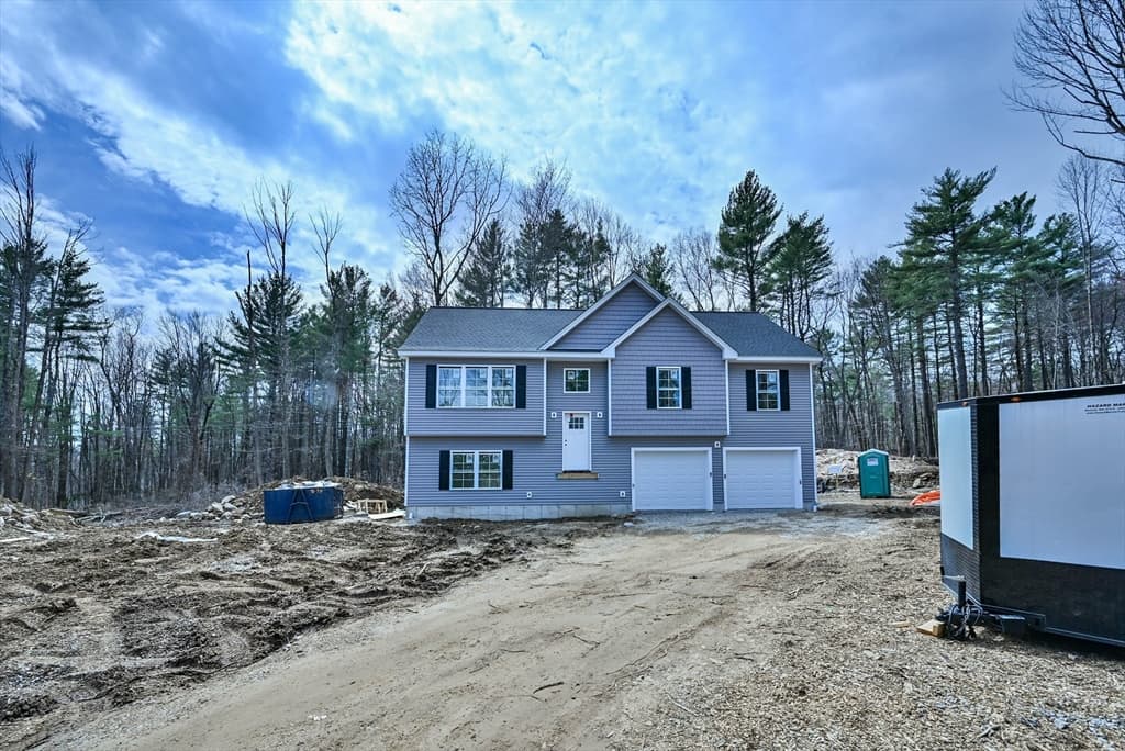 Single Family Residence at 86 Ramshorn Road, Charlton MA 01507, photo 3 of 33