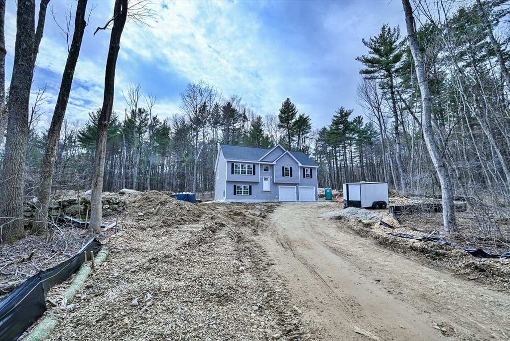Single Family Residence at 86 Ramshorn Road, Charlton MA 01507, photo 5 of 33