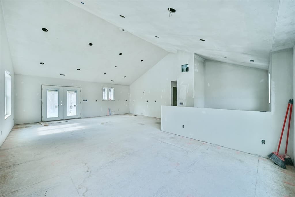 Single Family Residence at 86 Ramshorn Road, Charlton MA 01507, photo 10 of 33