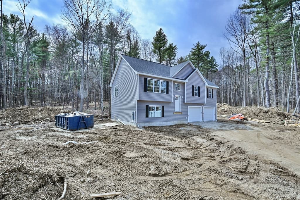 Single Family Residence at 86 Ramshorn Road, Charlton MA 01507, photo 4 of 33