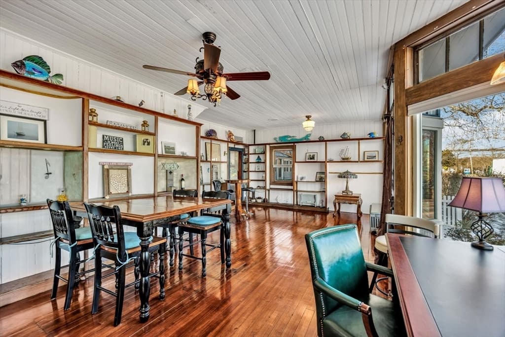 Single Family Residence at 896 Sandwich Rd, Bourne MA 02561, photo 11 of 32