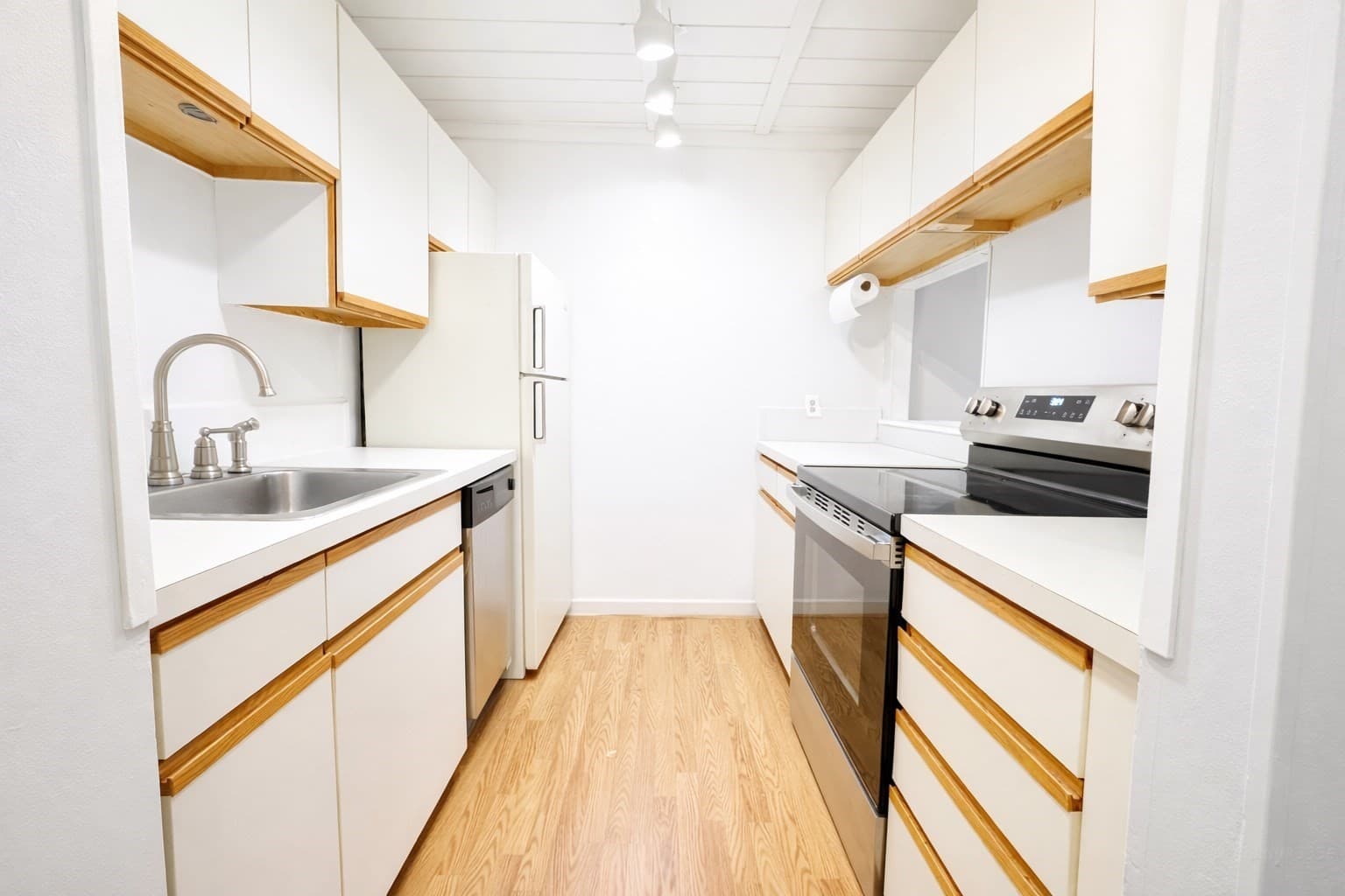 Condominium at 191 Thorndike St # 26, Lowell MA 01852, photo 6 of 12