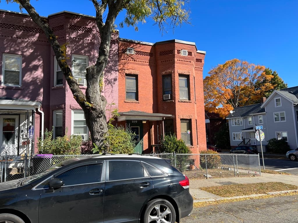 219 Suffolk Street, Holyoke MA 01040 photo 2