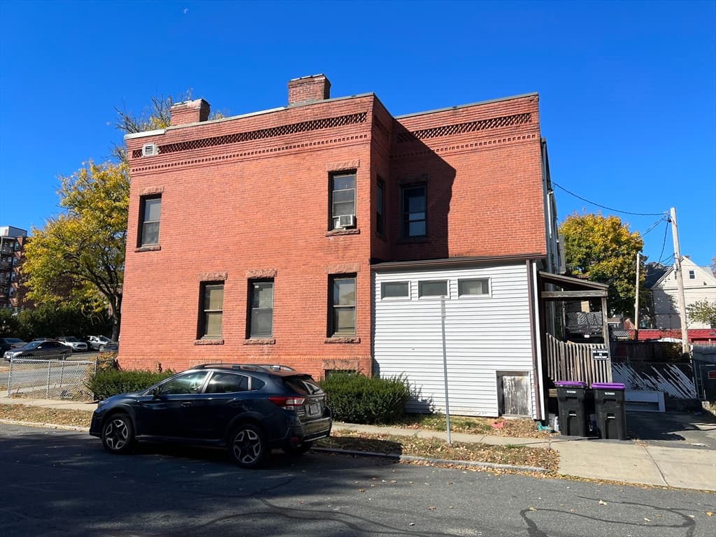219 Suffolk Street, Holyoke MA 01040 photo 5
