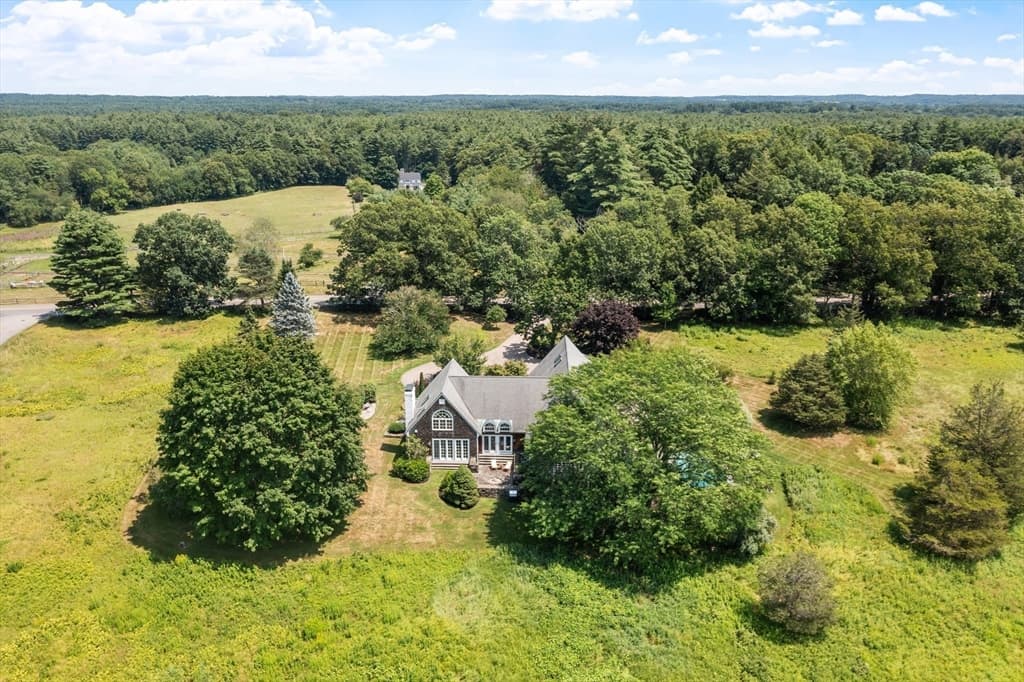 Single Family Residence at 1409 Monument St, Concord MA 01742, Concord, photo 2 of 42