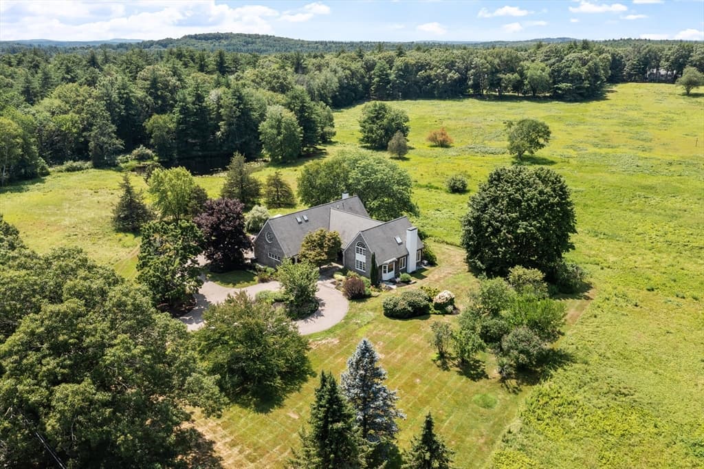 1409 Monument St, Concord MA 01742