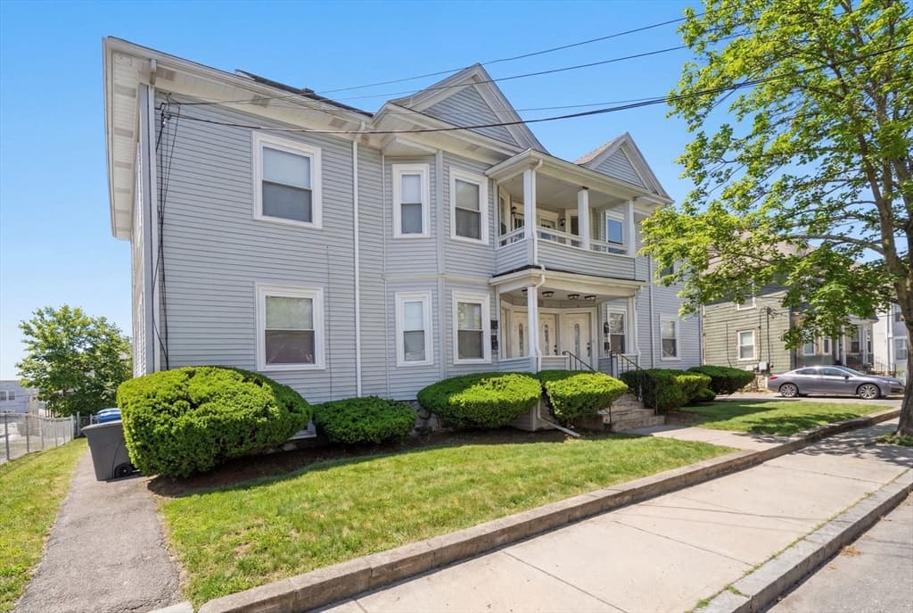 215 Ash St # 3, Waltham MA 02453