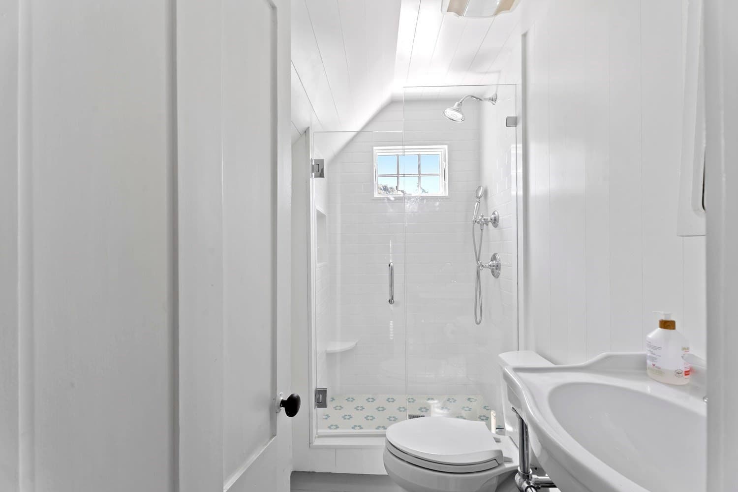 Single Family Residence at 6 Brewster Ave, Oak Bluffs MA 02557, photo 27 of 34