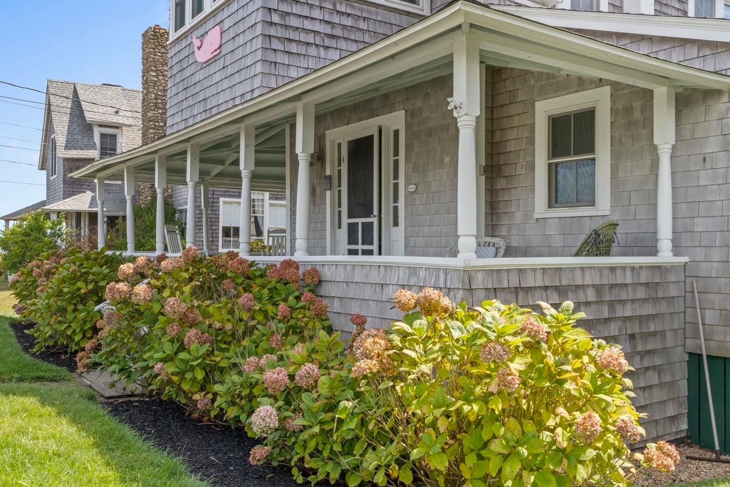 Single Family Residence at 6 Brewster Ave, Oak Bluffs MA 02557, photo 5 of 34