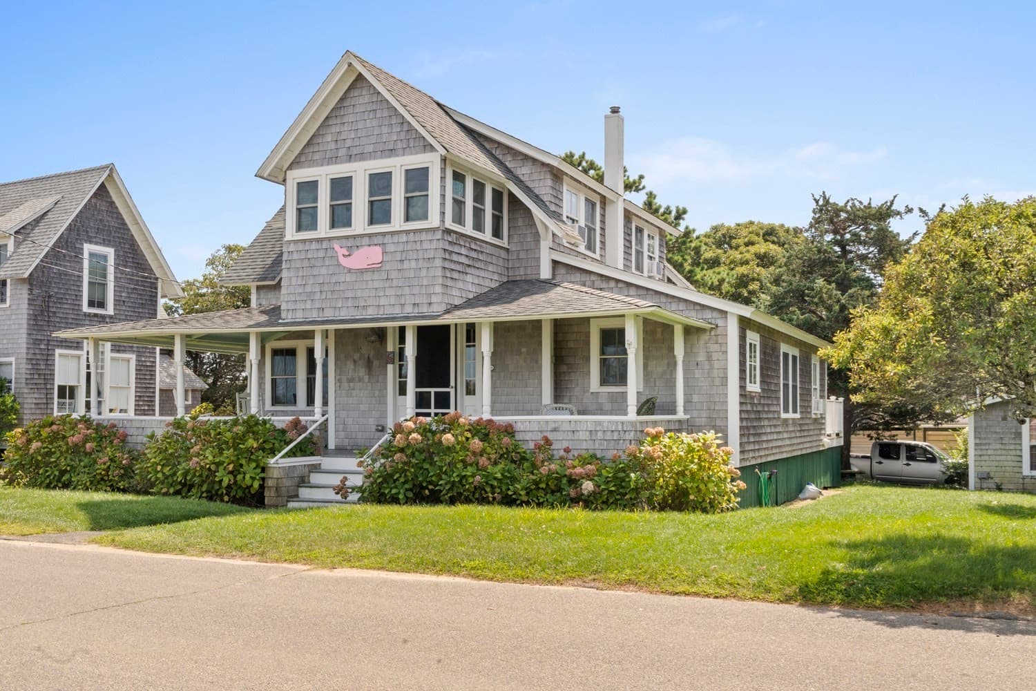 Single Family Residence at 6 Brewster Ave, Oak Bluffs MA 02557, photo 4 of 34