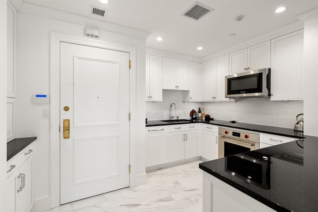 Condominium at 20 Rowes Wharf # 701, Boston MA 02110, photo 15 of 42