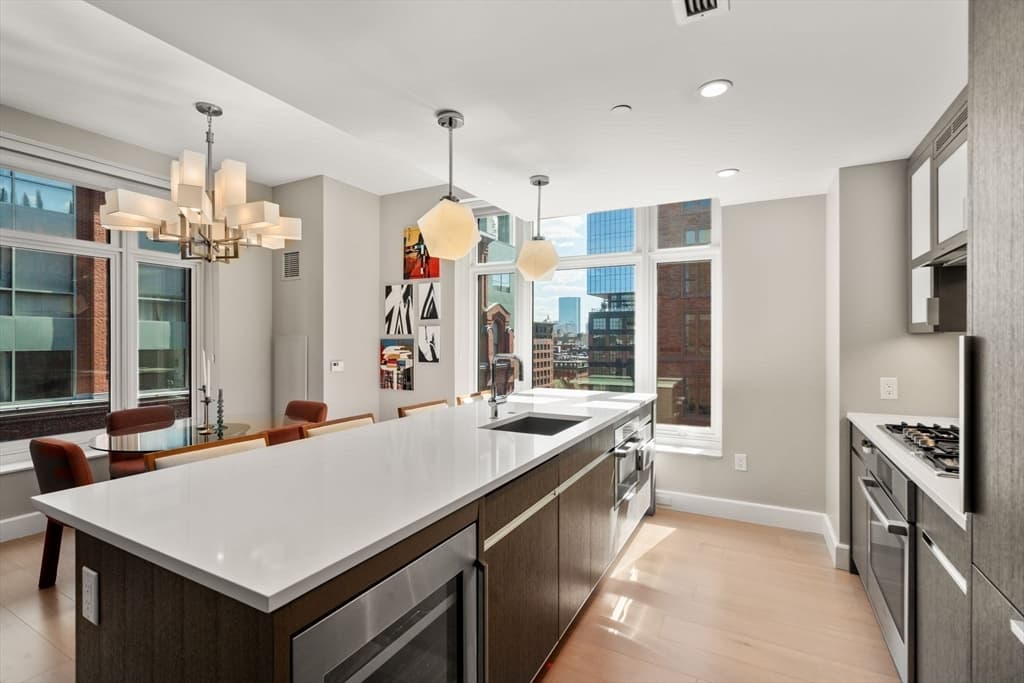100 Lovejoy # 11K, Boston MA 02114