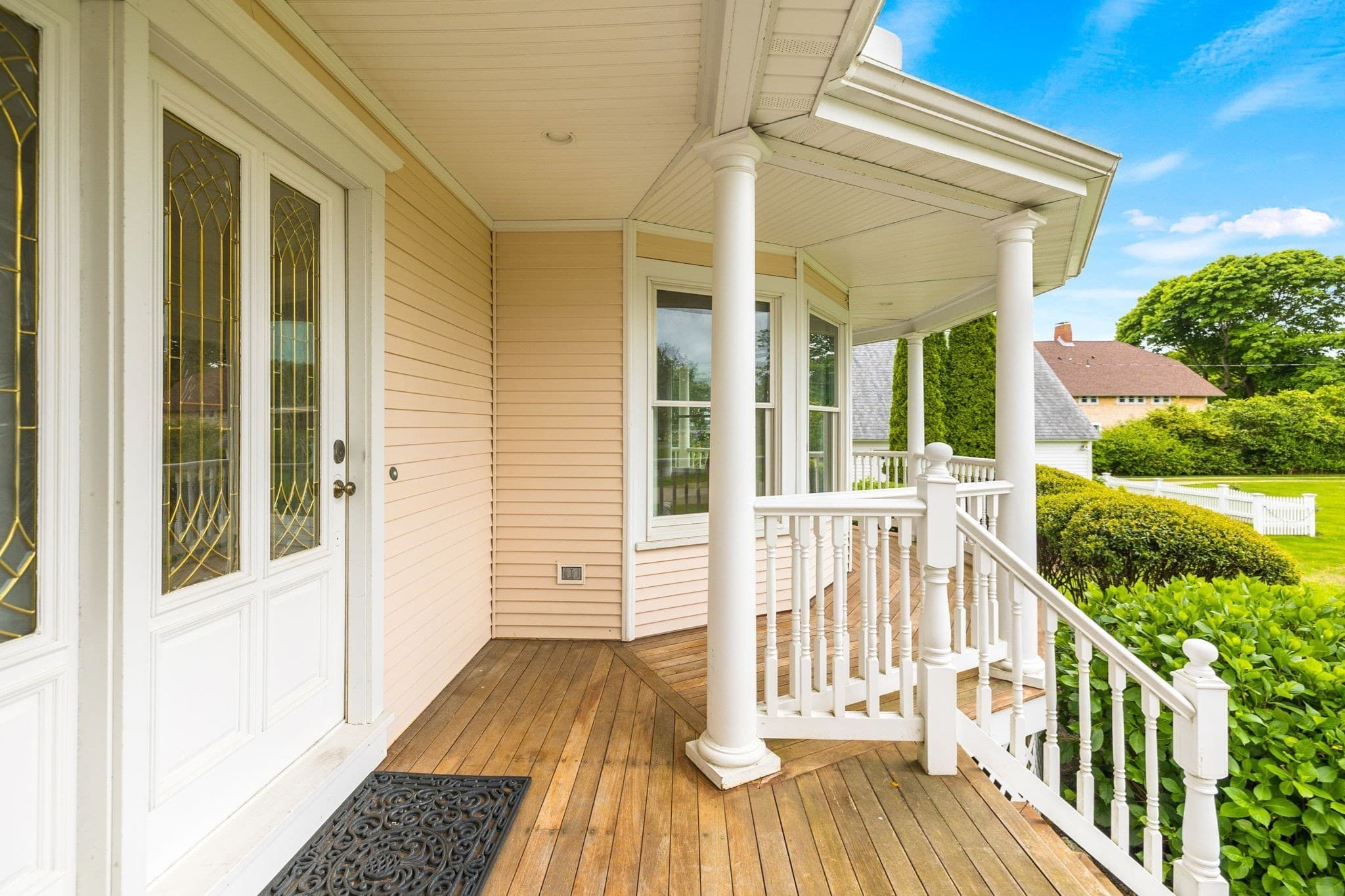 Single Family Residence at 276 Shore St, Falmouth MA 02540, photo 4 of 41
