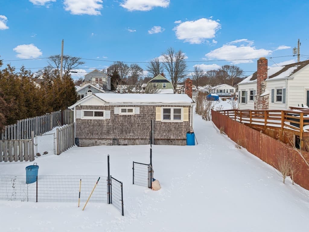 27 Bayview Ave, Fairhaven MA 02719 photo 11