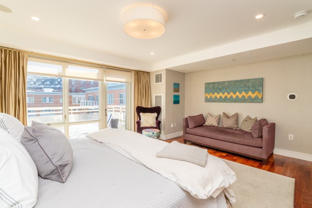 Condominium at 2 Battery Wharf # 2508, Boston MA 02109, photo 6 of 24