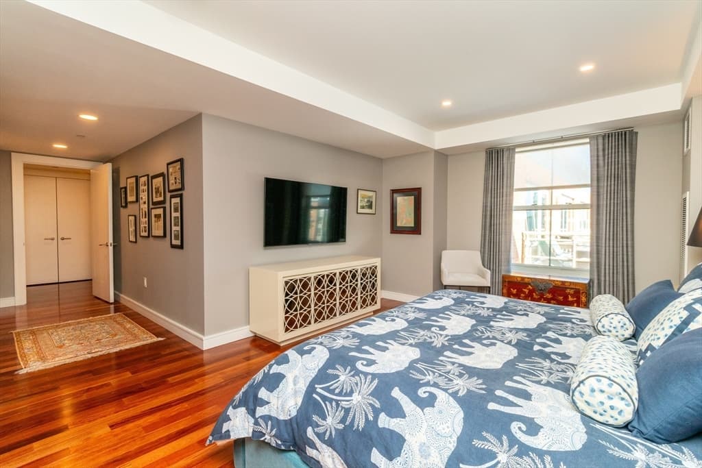 Condominium at 2 Battery Wharf # 2508, Boston MA 02109, photo 14 of 24