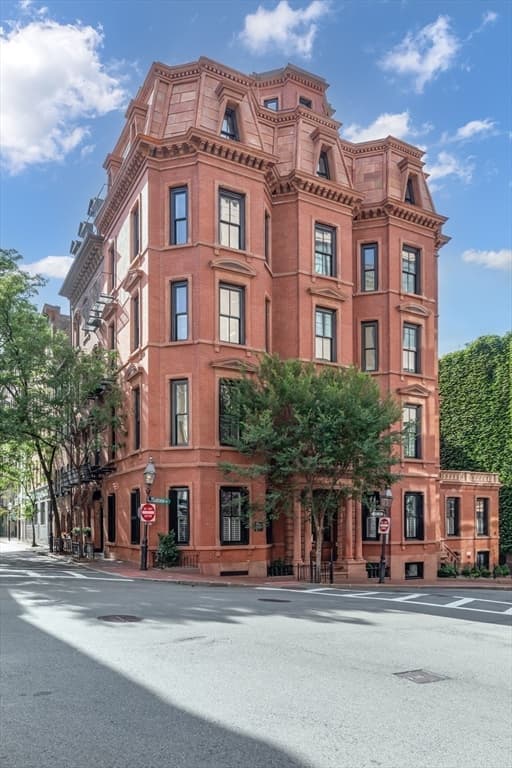 55-57 Hancock St, Boston MA 02114