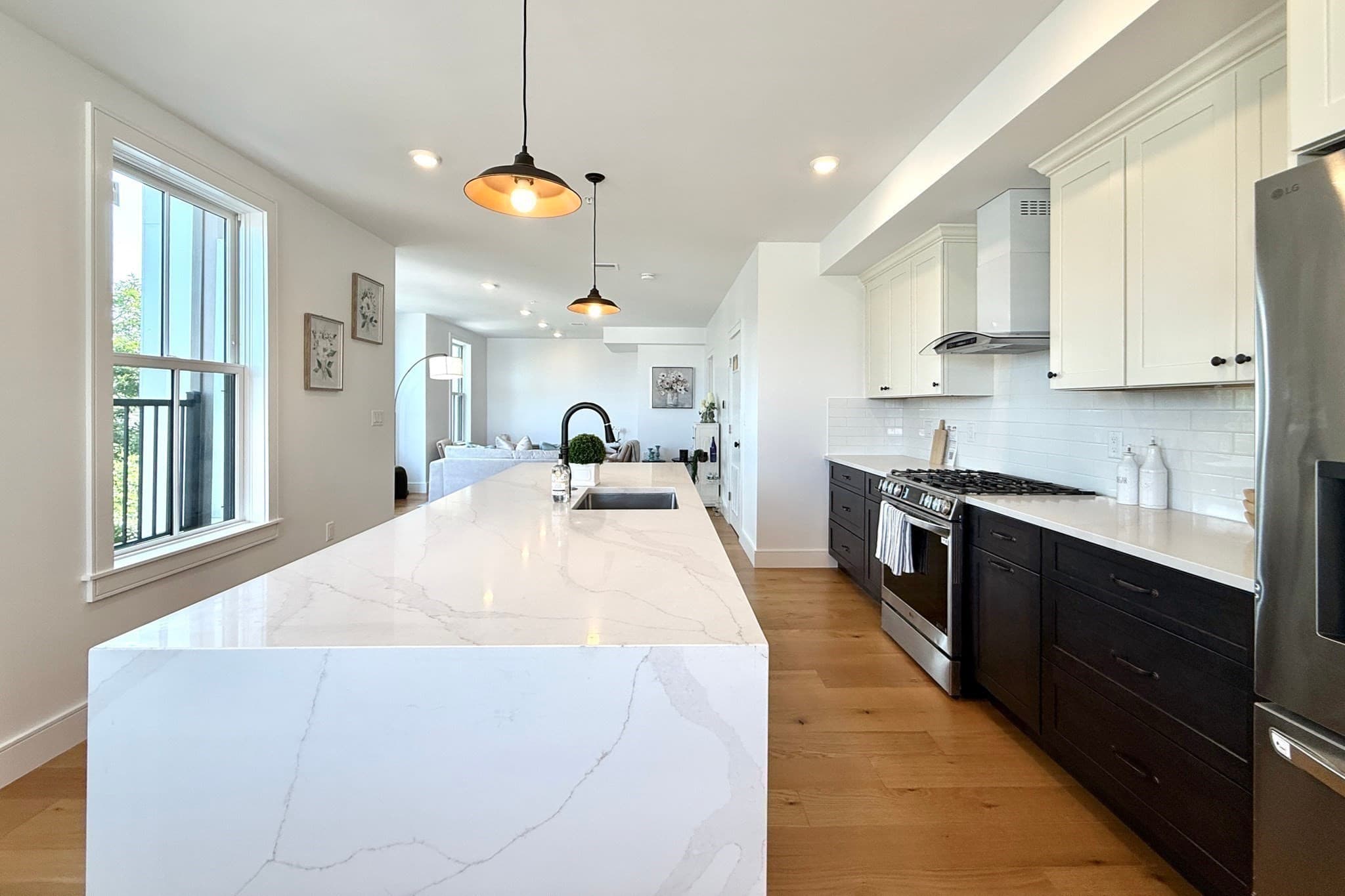Condominium at 165 Everett St # 7, Boston MA 02128, photo 6 of 28