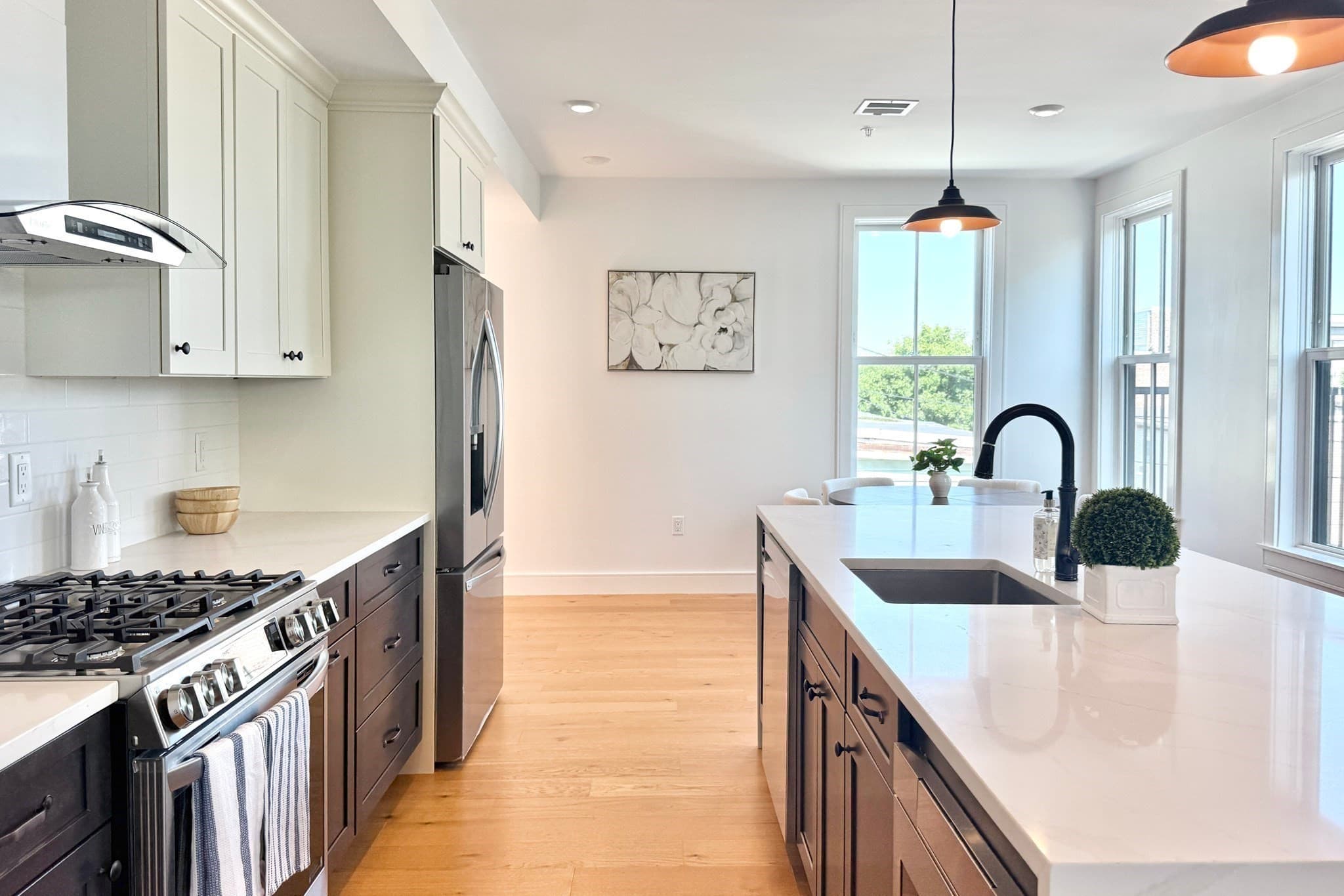 Condominium at 165 Everett St # 7, Boston MA 02128, photo 7 of 28