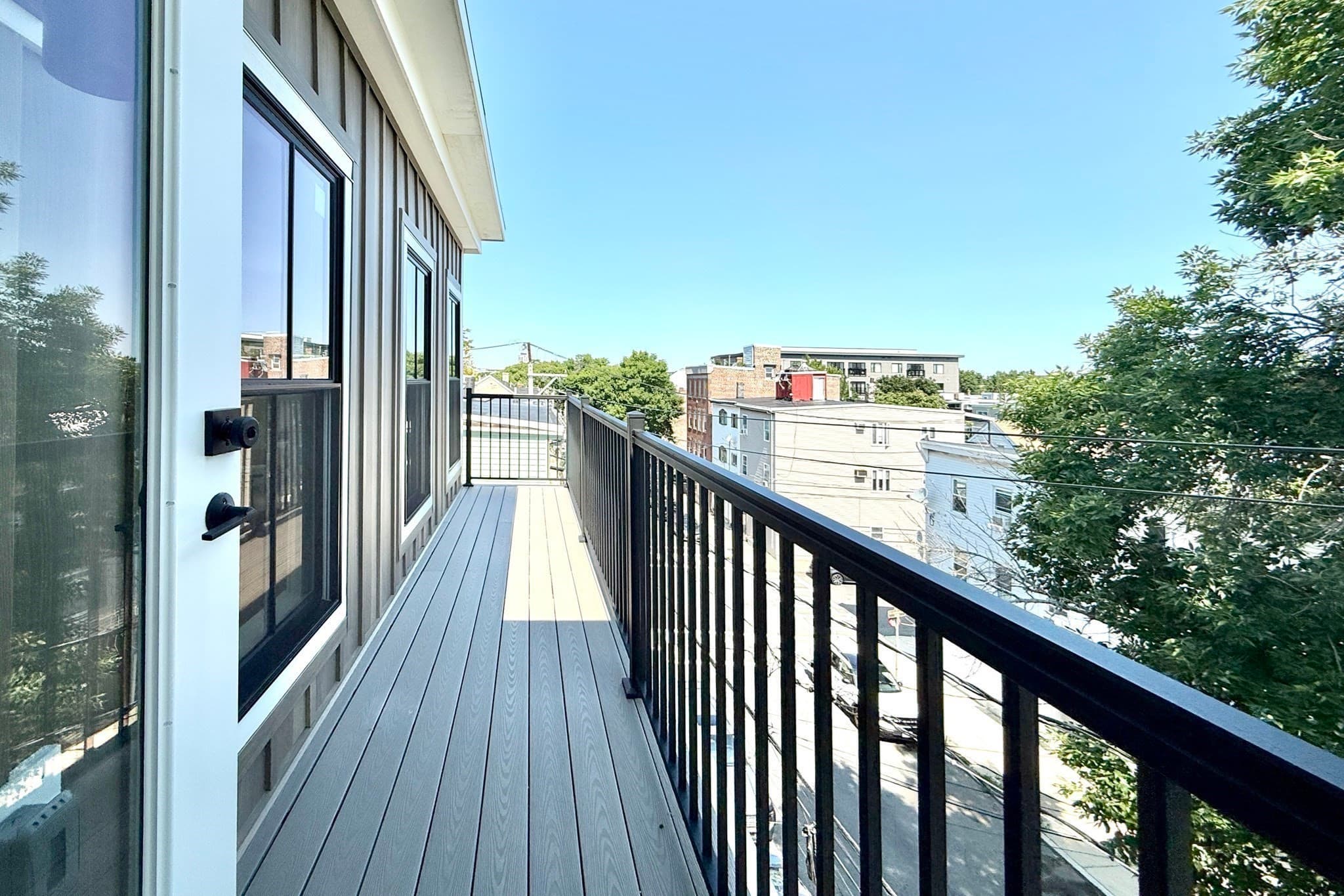165 Everett St # 7, Boston MA 02128
