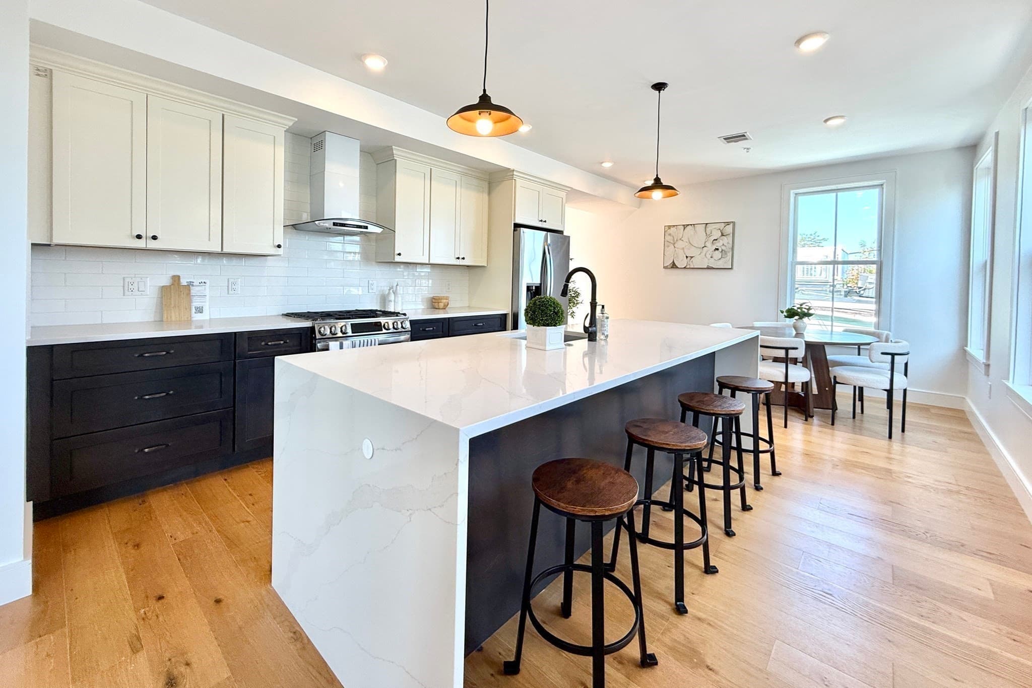 Condominium at 165 Everett St # 7, Boston MA 02128, photo 5 of 28