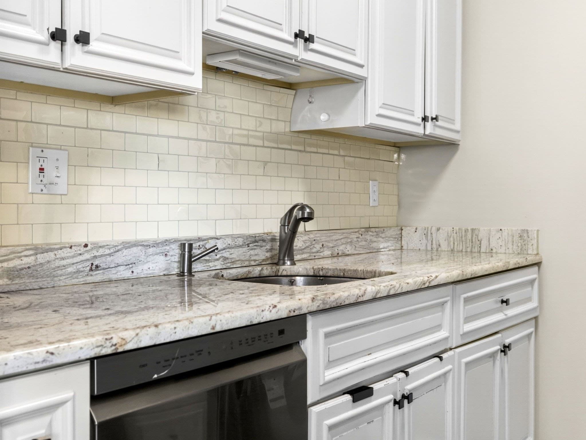 Stock Cooperative at 566 Commonwealth Ave # 401, Boston MA 02215, photo 6 of 23