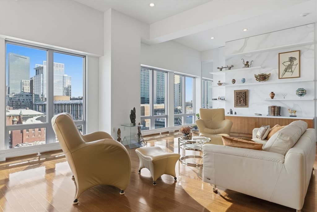 Condominium at 360 Newbury, Boston MA 02115, photo 2 of 18