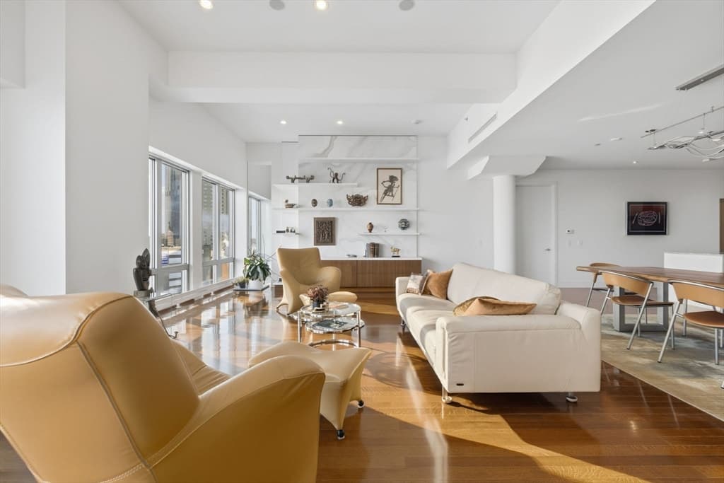 Condominium at 360 Newbury, Boston MA 02115, photo 6 of 18