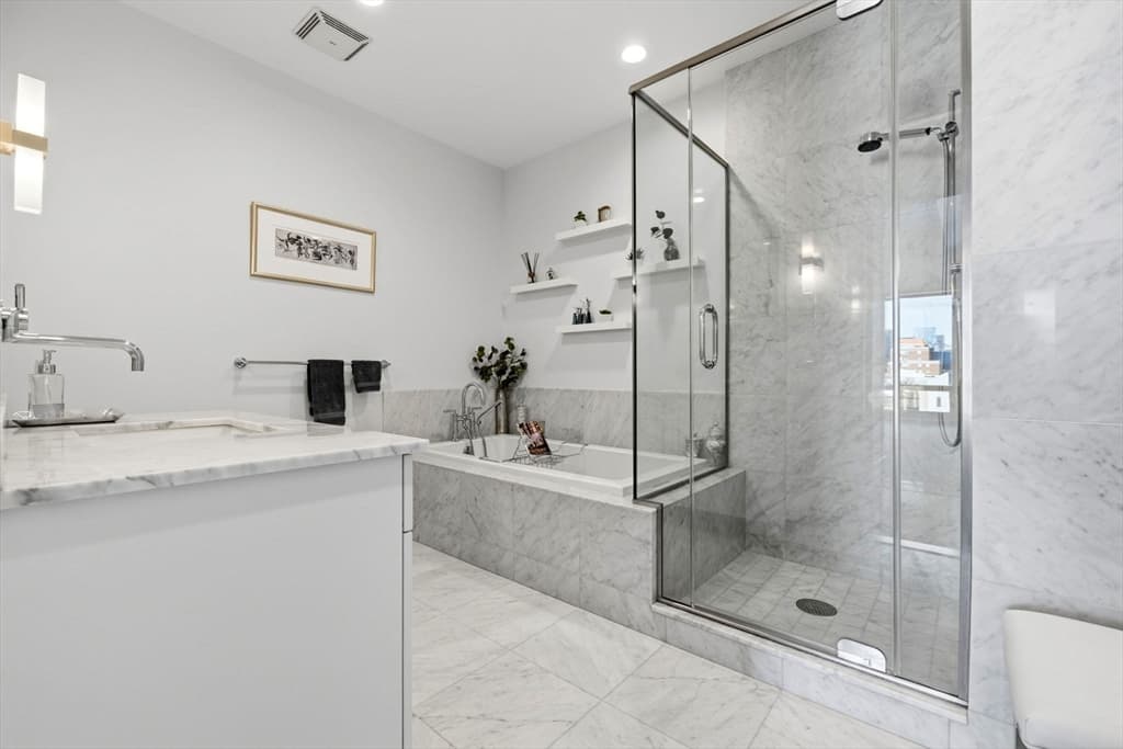 Condominium at 360 Newbury, Boston MA 02115, photo 12 of 18